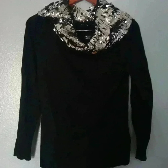 7Th Avenue New York & Company Design Studio Sequined shoulder Top Size M - Picture 2 of 15